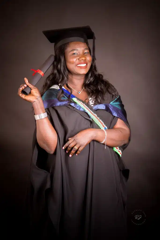 Timeless graduation portraits to commemorate your success